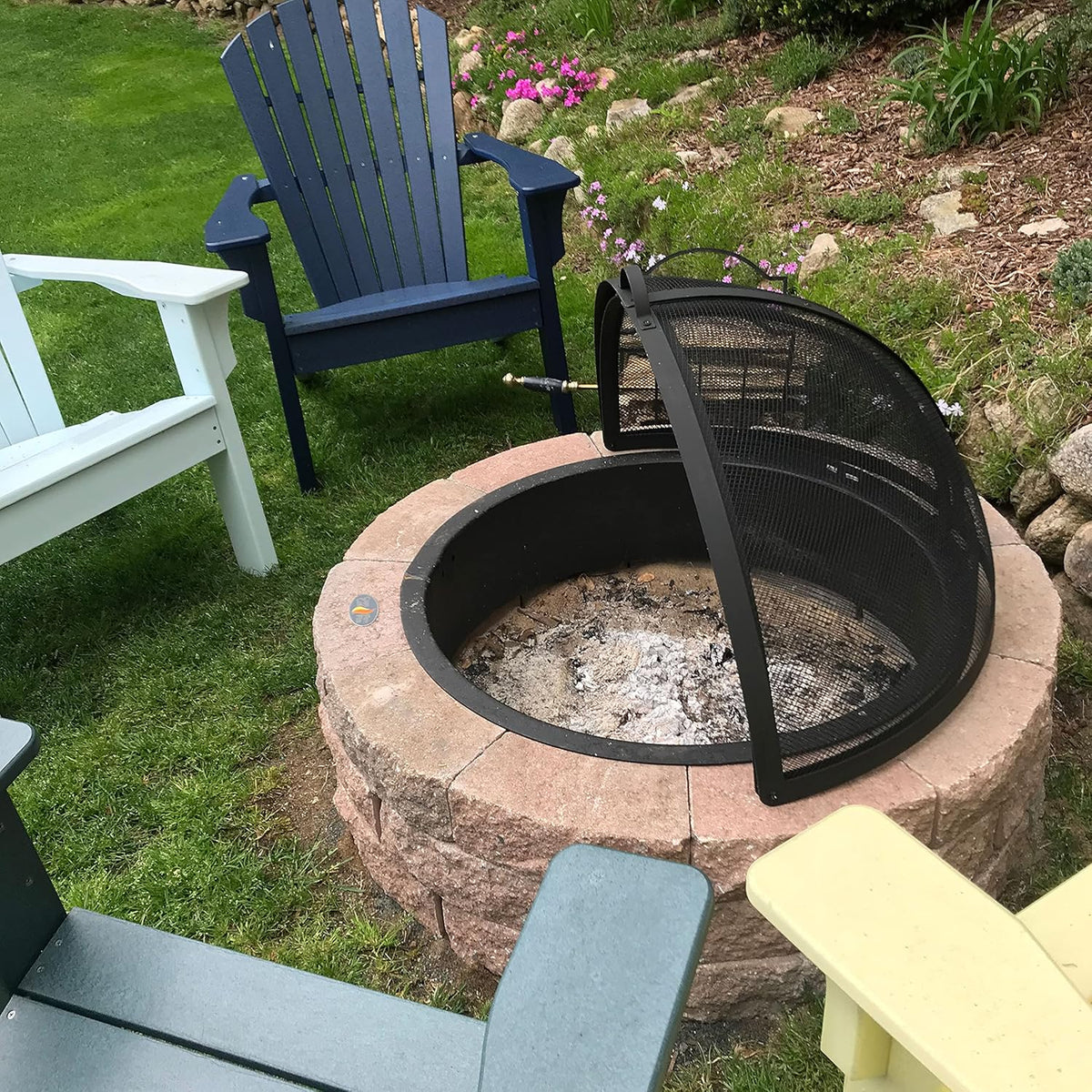 Sunnydaze Round Fire Pit Spark Screen Cover - Easy-Opening Outdoor Fire Pit Screen - Heavy‑Duty Steel Metal Mesh - 36" Diameter